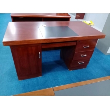 1.4米辦公桌