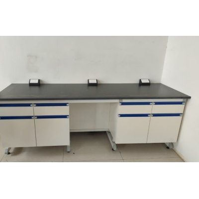 實驗操作臺